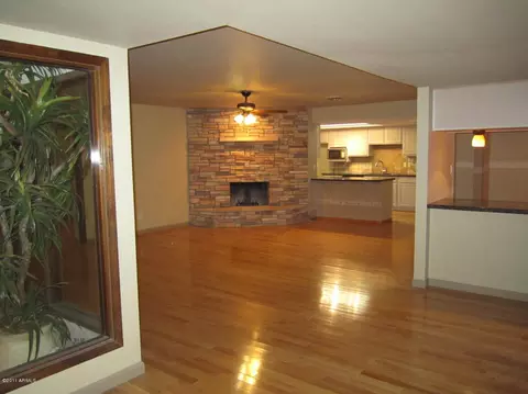 214 E Acapulco Ln, Phoenix, AZ 85022 photo 6