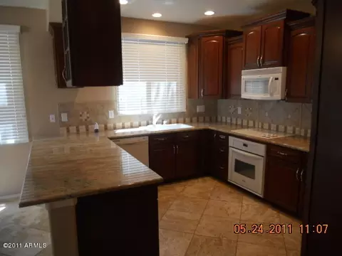 2208 E Pecan Rd, Phoenix, AZ 85040 photo 2