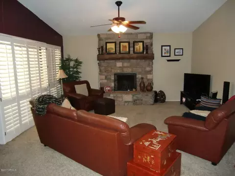 421 W Fellars Dr, Phoenix, AZ 85023 photo 2