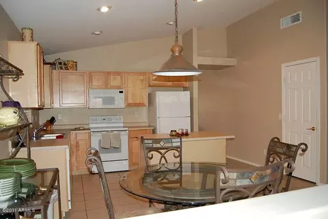 3245 E Sandy Way, Gilbert, AZ 85297 photo 9