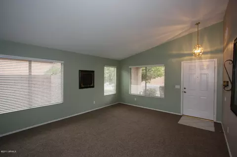 900 E Jasper Dr, Gilbert, AZ 85296 photo 2