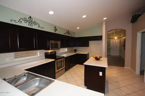 900 E Jasper Dr, Gilbert, AZ 85296 photo 1