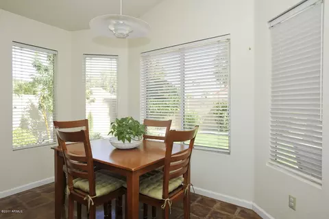 4130 E Mercer Ln, Phoenix, AZ 85028 photo 11