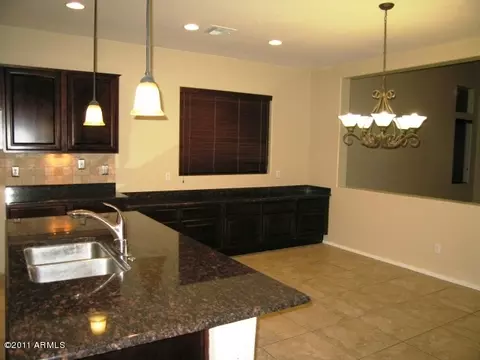 6985 S Stadium Ct, Gilbert, AZ 85298 photo 3