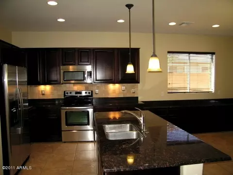 6985 S Stadium Ct, Gilbert, AZ 85298 photo 2
