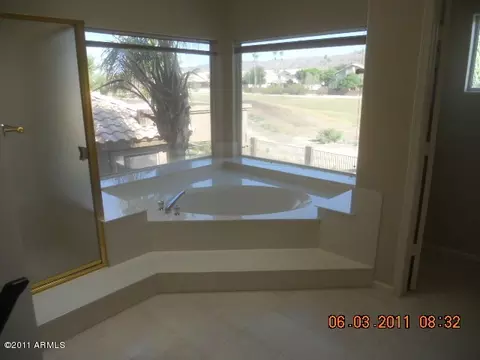 1674 E Saltsage Dr, Phoenix, AZ 85048 photo 2