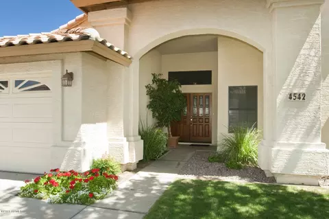 4542 E Vista Dr, Phoenix, AZ 85032 photo 2