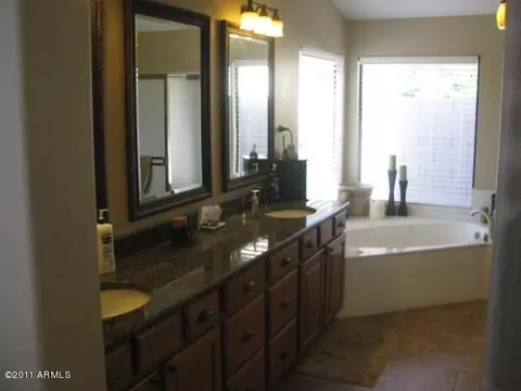 841 W Harbor Dr, Gilbert, AZ 85233 photo 8