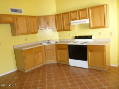 5818 S 12th St, Phoenix, AZ 85040 photo 8