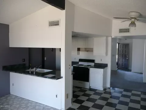 4727 E Saint Catherine Ave, Phoenix, AZ 85042 photo 12