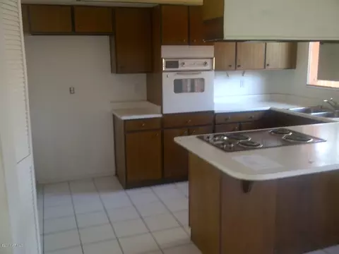 2875 E Fairmount Ave, Phoenix, AZ 85016 photo 2