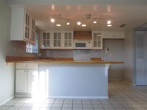 2840 E Clarendon Ave, Phoenix, AZ 85016 photo 6
