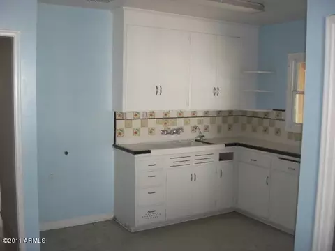670 E 1st St, Mesa, AZ 85203 photo 4