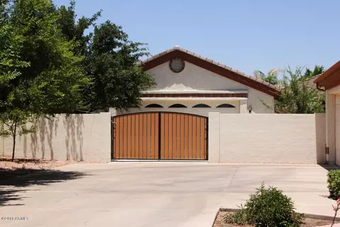 4502 E Indigo Bay Dr, Gilbert, AZ 85234 photo 2