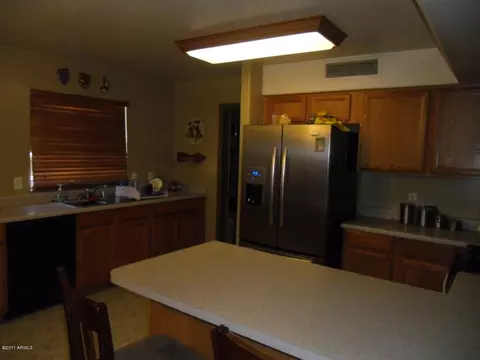6814 S 39th Dr, Phoenix, AZ 85041 photo 5