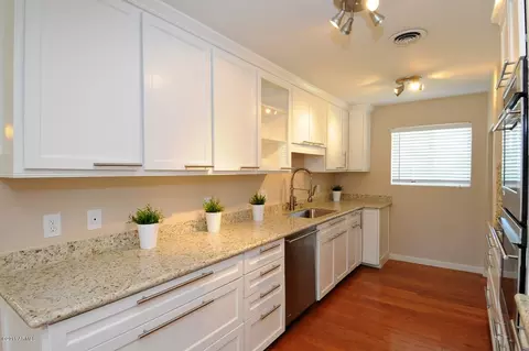 3121 N 41st Pl, Phoenix, AZ 85018 photo 7