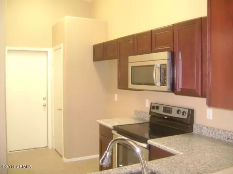 732 W Baylor Ln, Gilbert, AZ 85233 photo 3