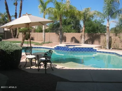 554 S Bahama Dr, Gilbert, AZ 85296 photo 3