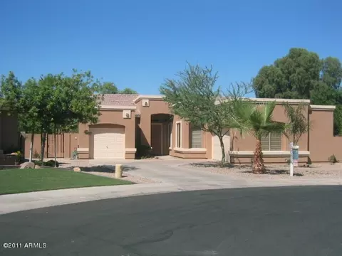 554 S Bahama Dr, Gilbert, AZ 85296 photo 2