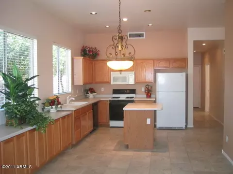 554 S Bahama Dr, Gilbert, AZ 85296 photo 13