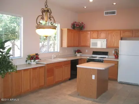 554 S Bahama Dr, Gilbert, AZ 85296 photo 12