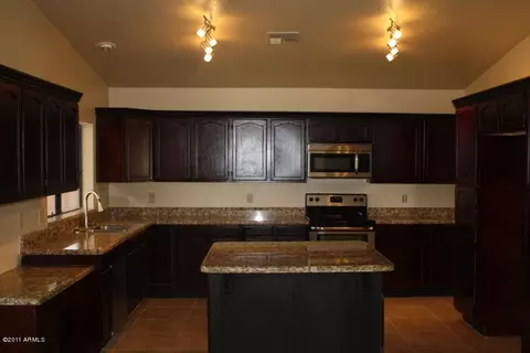 618 E Sage Brush St, Gilbert, AZ 85296 photo 1