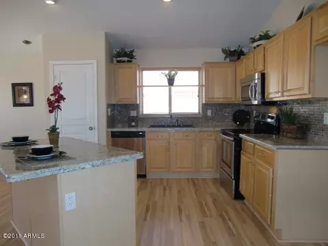754 E Iris Dr, Gilbert, AZ 85296 photo 9