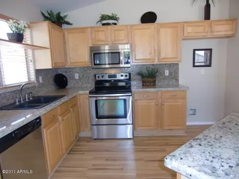 754 E Iris Dr, Gilbert, AZ 85296 photo 8