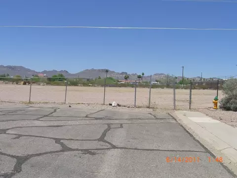 299 S Cardinal Dr, Apache Junction, AZ 85120 photo 2