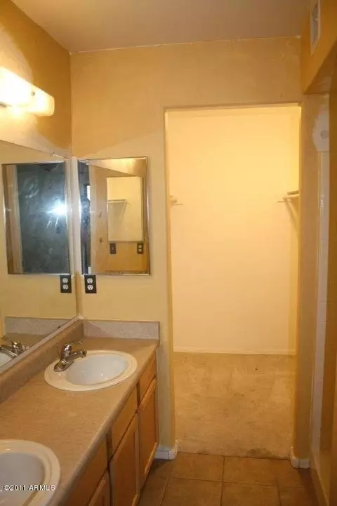 3301 Earll Dr #219, Phoenix, AZ 85018 photo 5