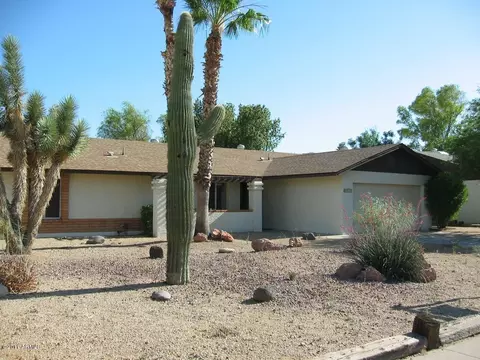 2817 E Hillery Dr, Phoenix, AZ 85032 photo 1