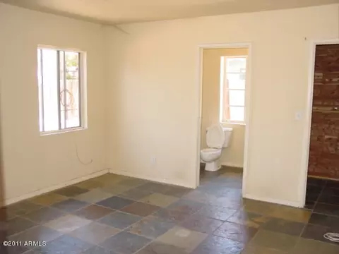 938 W Avalon Dr, Phoenix, AZ 85013 photo 2
