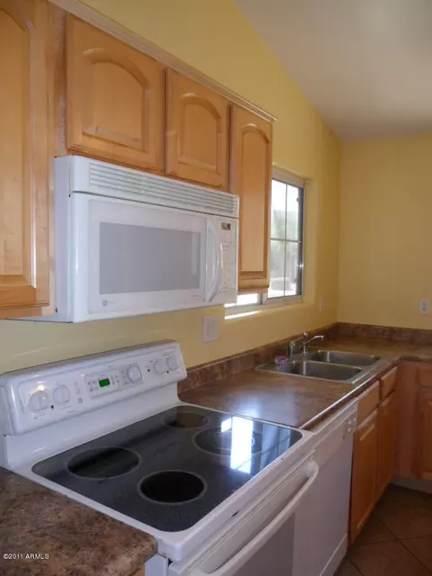 1014 E Ian Dr, Phoenix, AZ 85042 photo 13