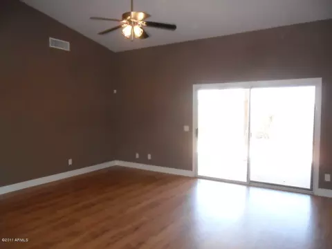 1014 E Ian Dr, Phoenix, AZ 85042 photo 9