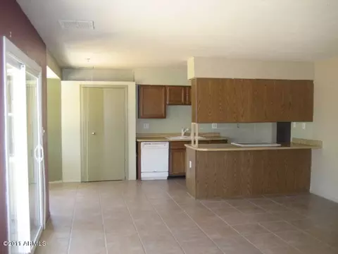 563 E Sack Dr, Phoenix, AZ 85024 photo 4