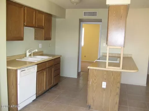 563 E Sack Dr, Phoenix, AZ 85024 photo 3