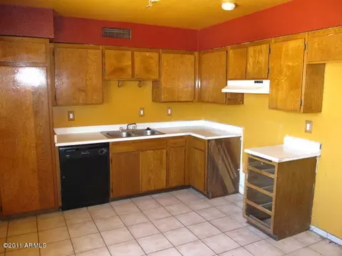 8615 W Mitchell Dr, Phoenix, AZ 85037 photo 15