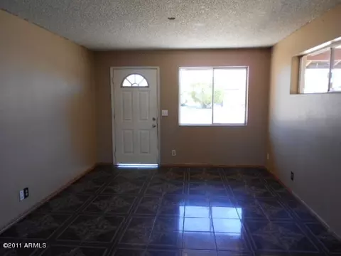 303 E Holmes Ave, Mesa, AZ 85210 photo 2
