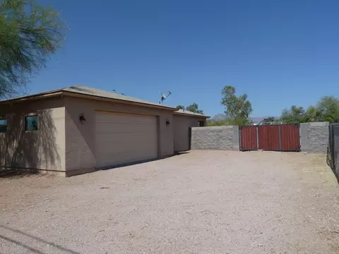 1379 S Warner Dr, Apache Junction, AZ 85220 photo 2