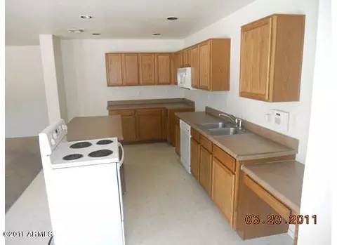 411 E Milada Dr, Phoenix, AZ 85042 photo 3