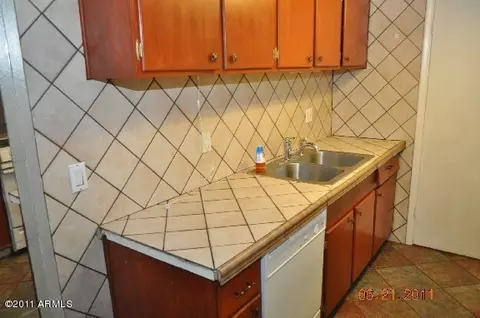 3405 W Echo Ln, Phoenix, AZ 85051 photo 8