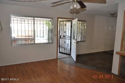 3405 W Echo Ln, Phoenix, AZ 85051 photo 5