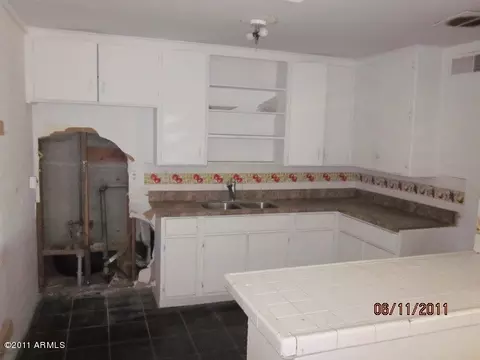 2335 N 40th Dr, Phoenix, AZ 85009 photo 3