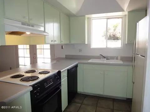 2427 E Sylvia St, Phoenix, AZ 85032 photo 4