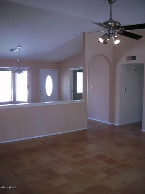 431 E San Angelo Ave, Gilbert, AZ 85234 photo 3