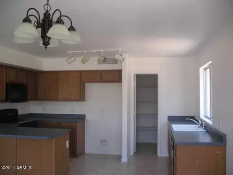 2450 E Oxford Ct, Gilbert, AZ 85295 photo 2