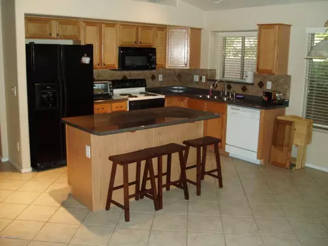 9443 E Osage Ave, Mesa, AZ 85212 photo 2