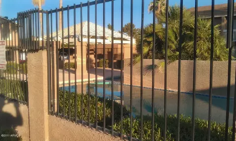 2830 E Tracy Ln #4, Phoenix, AZ 85032 photo 2