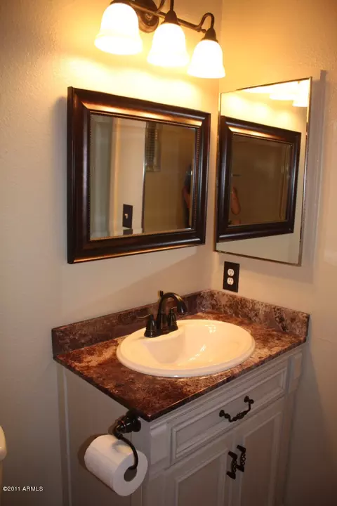 2352 E Manhatton Dr, Tempe, AZ 85282 photo 9