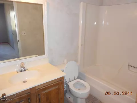 1060 Emerald Ave, Mesa, AZ 85204 photo 3